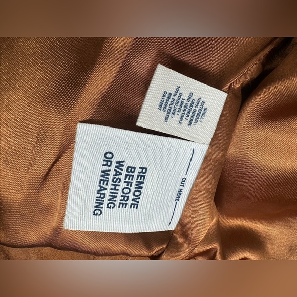 Ladies Leather Jacket - Picture 4 of 4